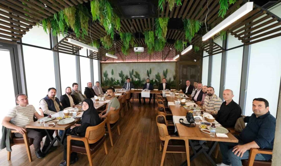 İnegöl Belediyesi’nde hayvancılık ele alındı İNEGÖL BELEDİYESİ, VETERİNER HEKİMLER GÜNÜ NEDENİYLE İLÇE TARIM MÜDÜRLÜĞÜ'NDE GÖREV