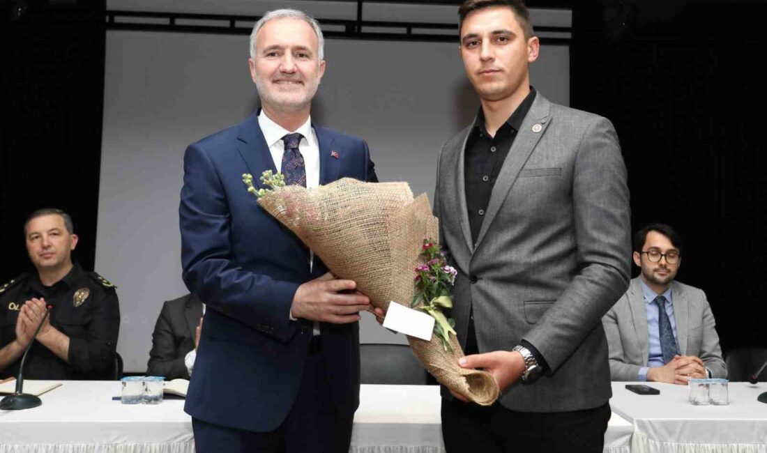 İnegöl’de muhtarlarla yeni dönemin ilk toplantısı yapıldı 31 MART MAHALLİ İDARELER SEÇİMLERİ SONUCUNDA MAHALLE MUHTARLIKLARINA SEÇİLEN 116