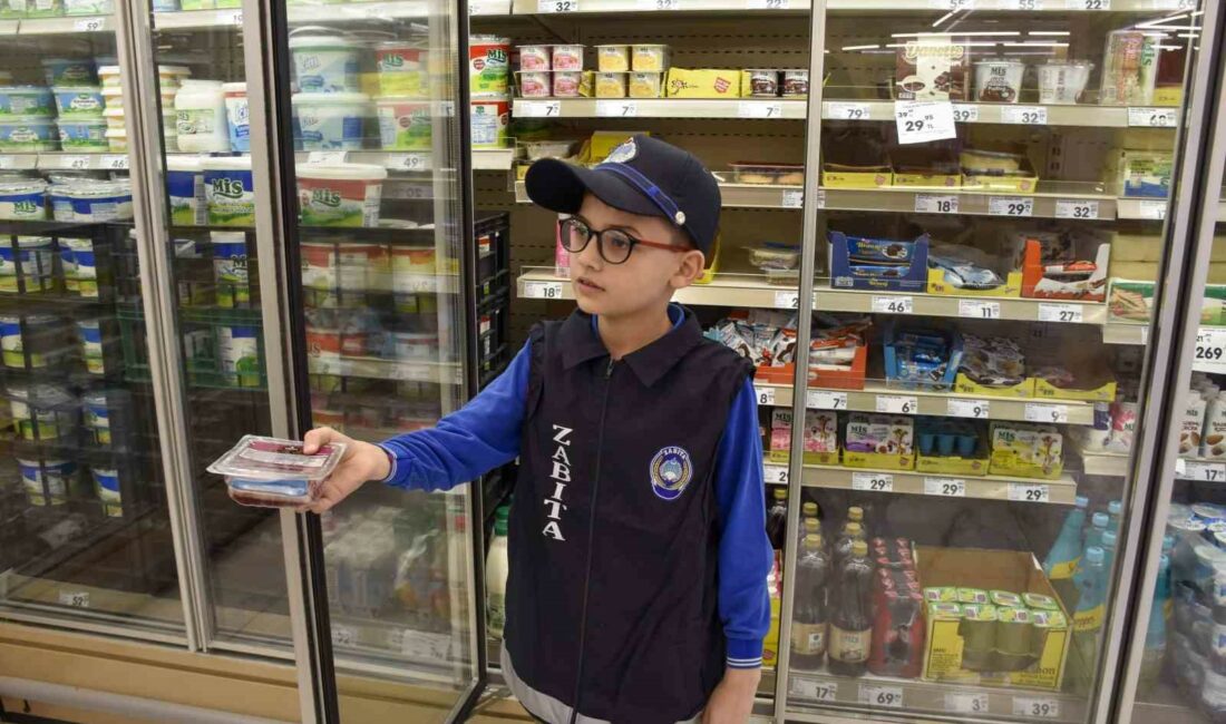 Karacabey’de çocuklar zabıta oldu KARACABEY BELEDİYESİ’NE BAĞLI ZABITA MÜDÜRLÜĞÜ EKİPLERİ, İLÇEDE EĞİTİM GÖREN ÖĞRENCİLERE