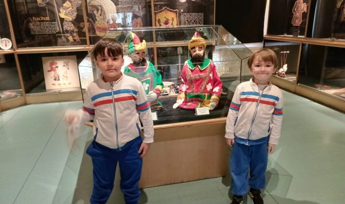 KARAGÖZ MÜZESİ’Nİ ZİYARET EDEN ÖZEL EGEBERK ANAOKULU ÖĞRENCİLERİ, HAYAL PERDESİNİN