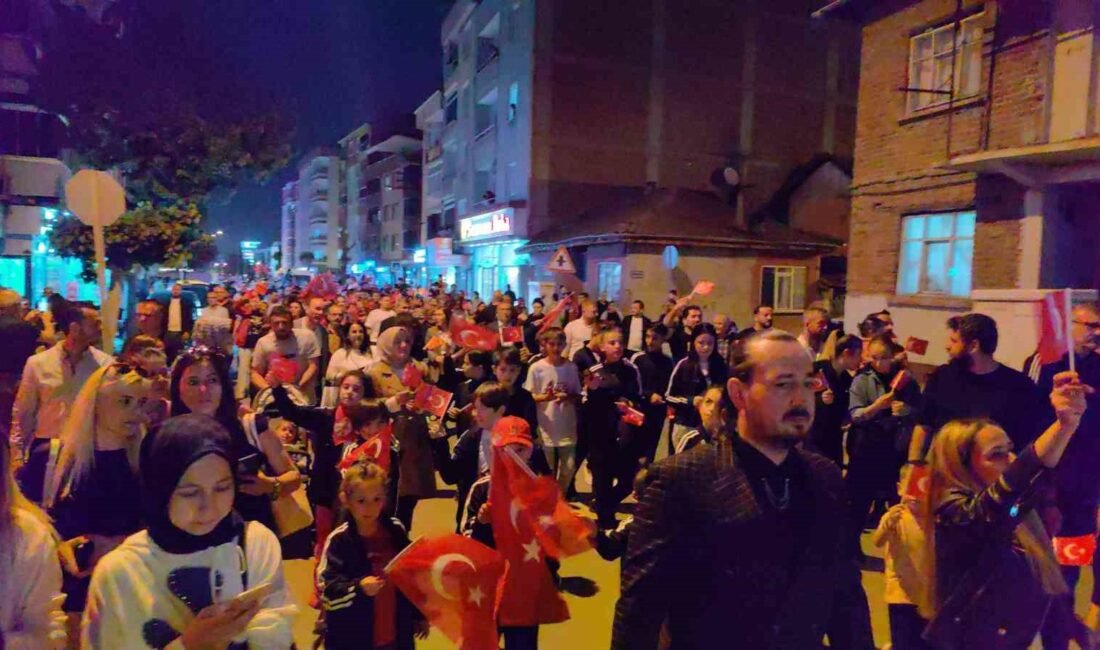 MAHALLE SAKİNLERİ GELENEĞİ BOZMADI, 23 NİSAN COŞKUYLA KUTLANDI