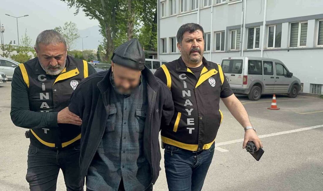 Market alışverişine geldi, tartışmayı ayırırken hayatını kaybetti BURSA'DA DÜN AKŞAM SAATLERİNDE MARKETTE YAŞANAN CİNAYETİN SEBEBİ ŞOKE ETTİ.