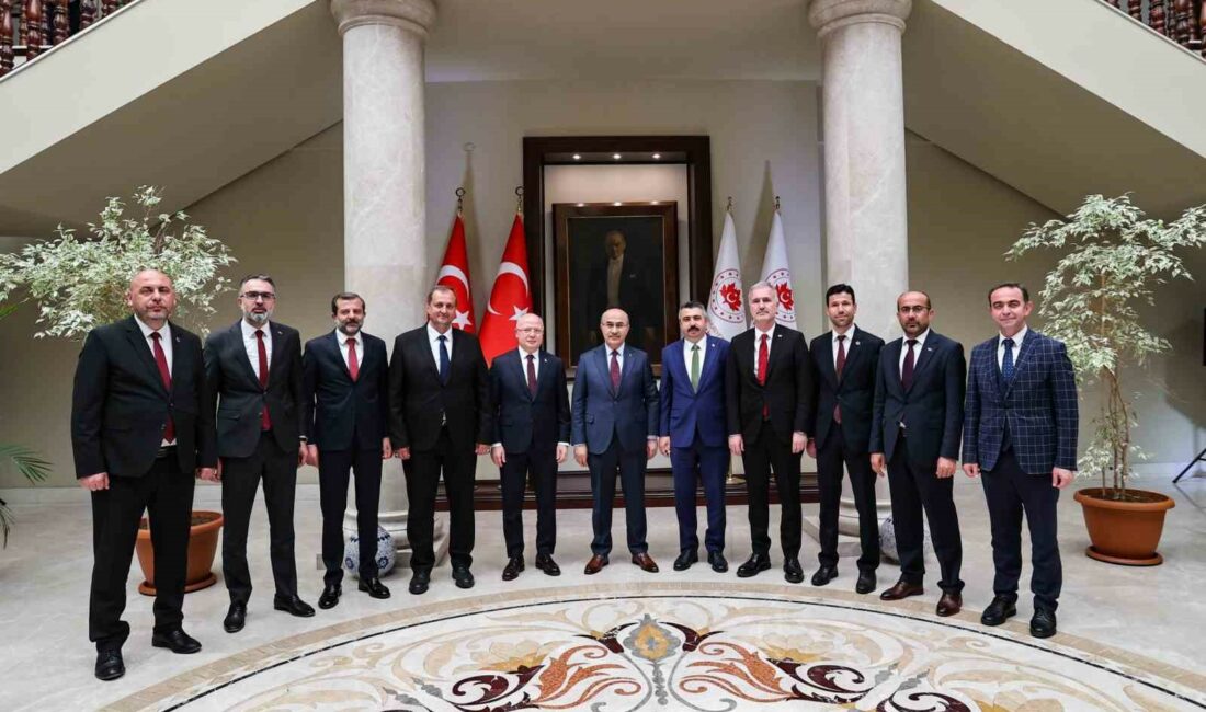 Mazbatalarını alan başkanlar, Vali Mahmut Demirtaş’ı ziyaret etti BURSA'DA CUMHUR İTTİFAKI ÇATISI ALTINDA 31 MART SEÇİMLERİNDE BELEDİYE BAŞKANI