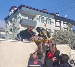 Bursa’nın İnegöl ilçesinde minibüs ile çarpışan kamyonetin devrilmesi sonucu meydana