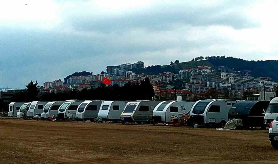 Mudanya 50’den fazla karavana ev sahipliği yapıyor MUDANYA 50'DEN FAZLA KARAVANA EV SAHİPLİĞİ YAPIYOR. KARAVAN SAHİPLERİ BURULAŞ'A