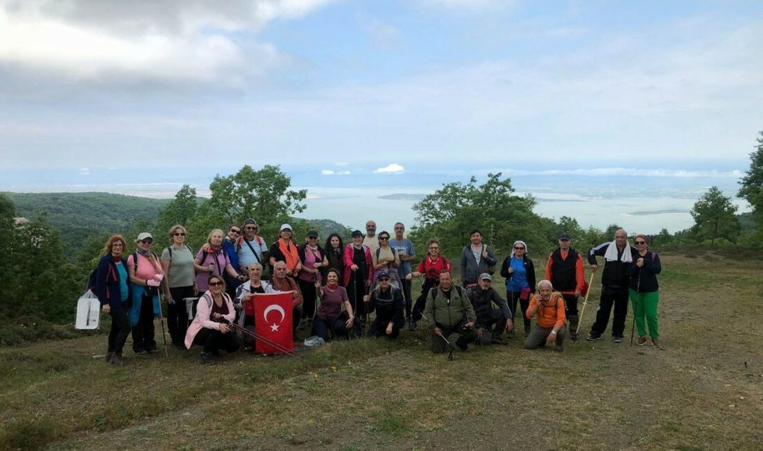 Mudanya Kent Konseyi doğa yürüyüşünde buluştu MUDANYA KENT KONSEYİ DOĞASEVERLERİ BİR ARAYA GETİREN ETKİNLİĞİNDE 30 KİŞİLİK