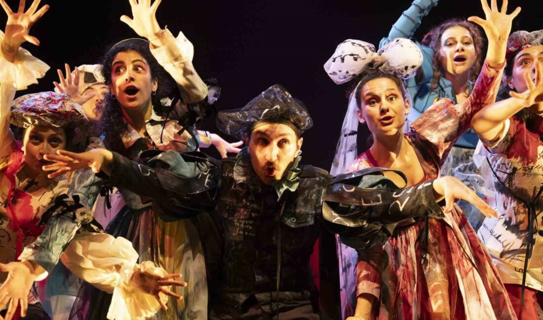 NİLÜFER KENT TİYATROSU TARAFINDAN SAHNE TAŞINAN ‘O TARAF BU TARAF