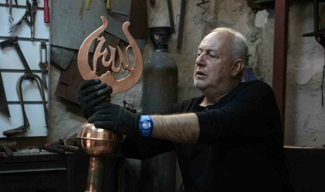 Bursa’da Türkiye’nin 4 alem ustasından biri olan Rıza Akbalış, 120