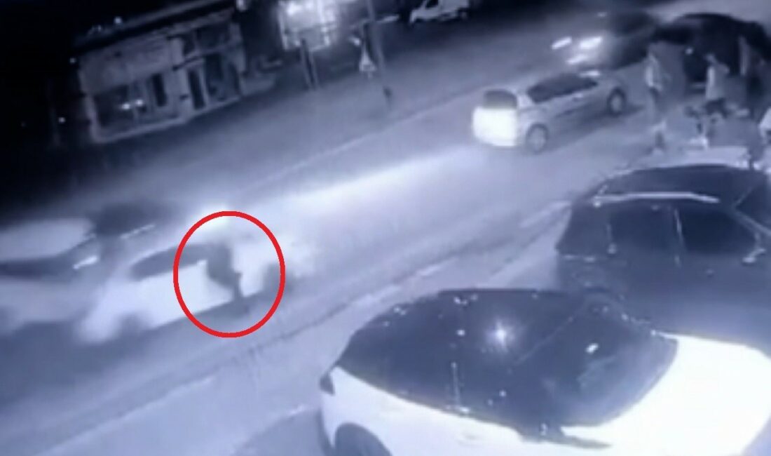 (Özel) Bursa’da akıl almaz kaza…Kıl payı böyle kurtuldu BURSA'DA HAFİF TİCARİ ARAÇ SÜRÜCÜNÜN KONTROLÜNDEN ÇIKARAK YOL KENARINDA PARK