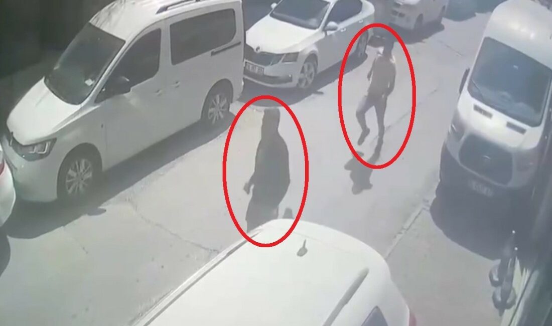 (Özel) Güven Timleri’nden 1 kilometre boyunca böyle kaçtı, 12 yıl hapis cezası ortaya çıktı BURSA ASAYİŞ ŞUBE MÜDÜRLÜĞÜ GÜVEN TİMLERİ BÜRO AMİRLİĞİ EKİPLERİNİN ŞÜPHELENEREK