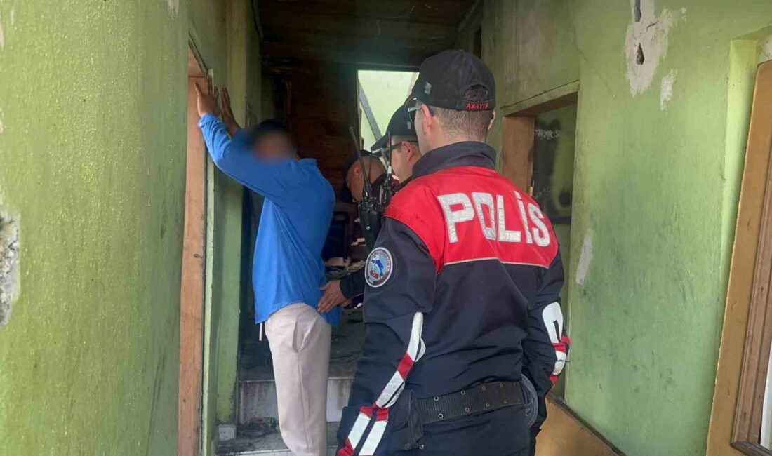 (Özel) Metruk binalara şok baskın…Şüphelinin bulunma sebebi polisi bile şaşırttı BURSA'DA METRUK BİNALARA YÖNELİK YUNUS TİMLERİ OPERASYON DÜZENLEDİ. ŞOK BASKINLARDA