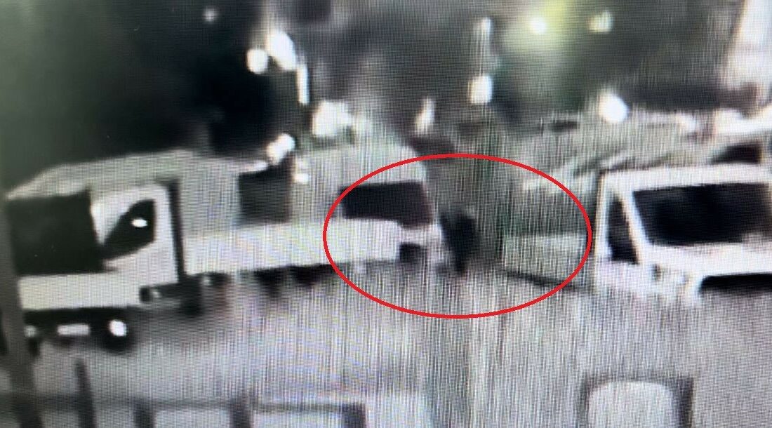 Polis oto hırsızını gökte ararken cezaevinde buldu BURSA’DA BİR OTO ACENTESİ; SATILAN ARAÇLARI MÜŞTERİLERE TESLİM ETMEK İÇİN