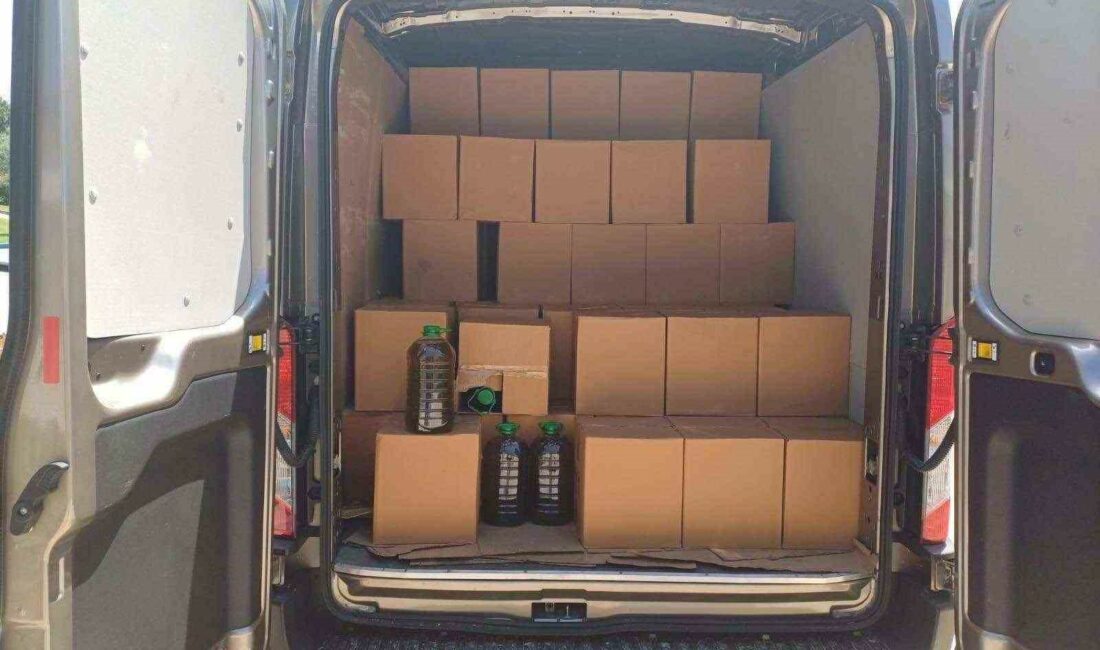 Sahte zeytinyağı kaçakçılarına jandarma ‘dur’ dedi BURSA İL JANDARMA KOMUTANLIĞI’NA BAĞLI İSTİHBARAT ŞUBE MÜDÜRLÜĞÜ EKİPLERİ, YAPTIĞI