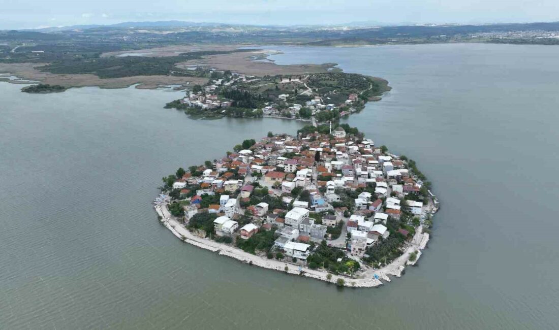 Gölyazı ziyaretçilerini bekliyor Bursa’nın en zengin antik yerleşim yerlerinden biri olan Gölyazı, hava