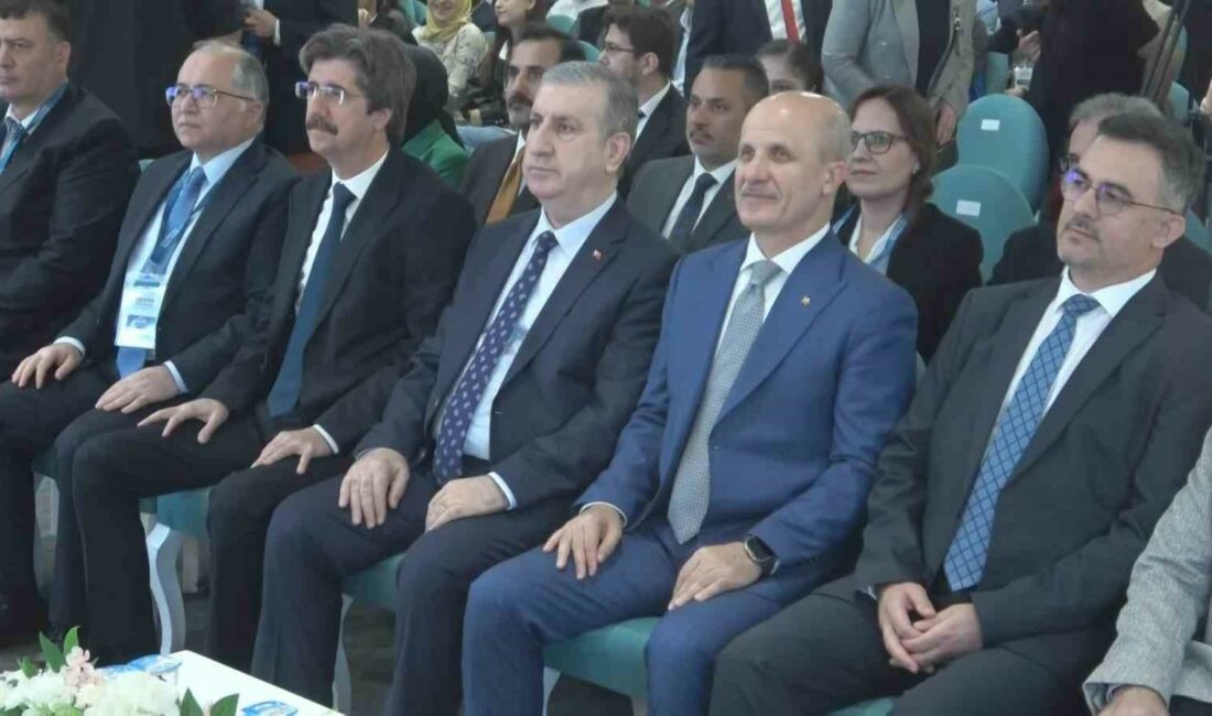 YÖK Başkanı Erol Özvar: “Türkiye’deki üniversitelerin yüzde 99.8’i dolu” YÜKSEK ÖĞRETİM KURULU BAŞKANI EROL ÖZVAR, BURSA TEKNİK ÜNİVERSİTESİ’NİN DÜZENLEMİŞ