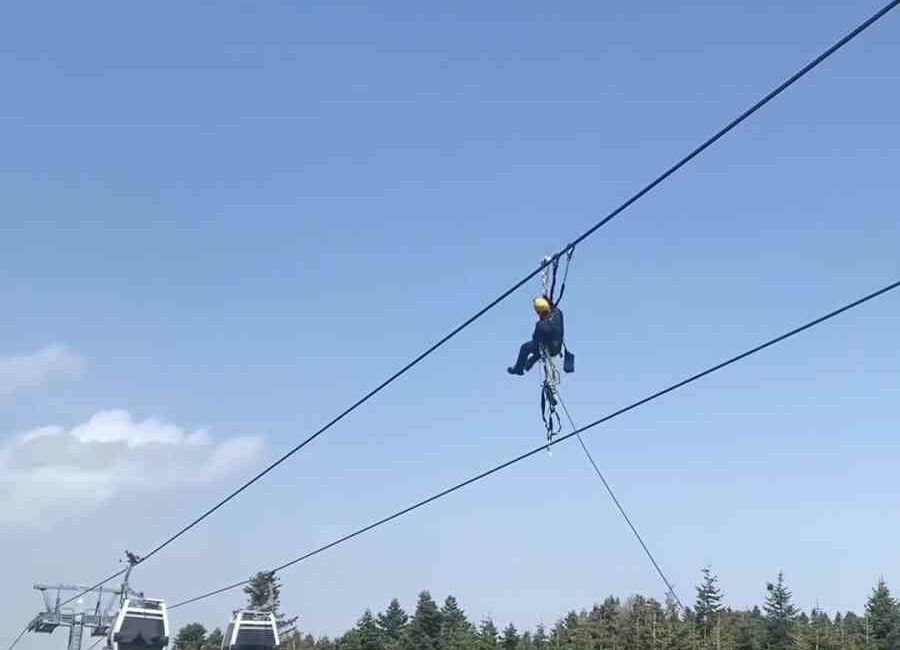 BURSA’DA 1 MAYIS İÇİ BAYRAMI’NI ZİRVEDE KUTLAYAN TELEFERİK A.Ş. ÇALIŞANLARININ
