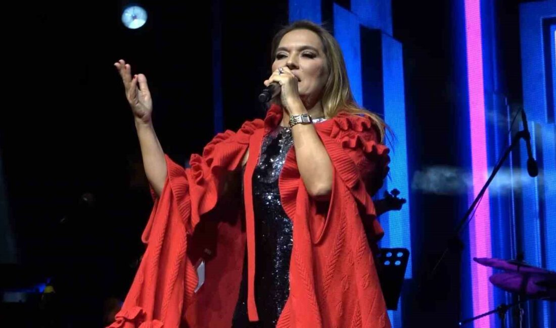 19 Mayıs Gençlik Şenliği Downtown’da doyasıya yaşandı, Demet Akalın sevenlerini hayran bıraktı 19 MAYIS GENÇLİK ŞENLİĞİ DOWNTOWN'DA DOYASIYA YAŞANDI, DEMET AKALIN VERDİĞİ