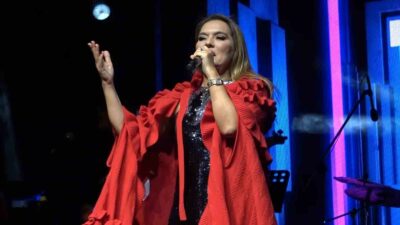 19 MAYIS GENÇLİK ŞENLİĞİ DOWNTOWN'DA DOYASIYA YAŞANDI, DEMET AKALIN VERDİĞİ