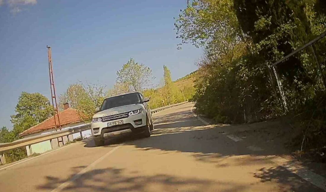 Bursa’da motosikletli 20 saniye içinde 2 kez ölümden döndü Bursa’da motosikletiyle gezintiye çıkan kişi, virajlarda 20 saniye içinde karşısına