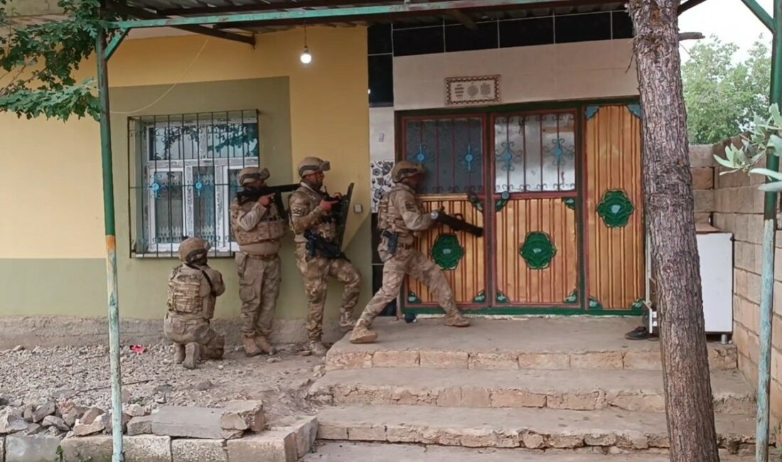 Bursa'da, terör örgütü PKK'ya yönelik gerçekleştirilen operasyonda 14 kişi gözaltına