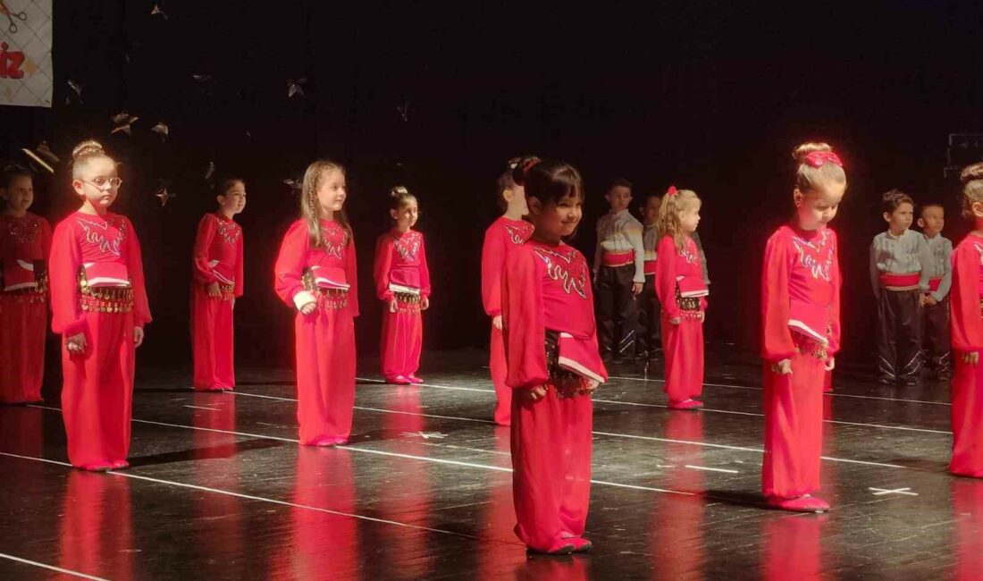 Anasınıfını öğrencilerinden yılsonu gösterisi AKINCI TÜRK İHSAN DİKMEN OKULU ANASINIFI ÖĞRENCİLERİ HAZIRLADIKLARI GÖSTERİLER İLE