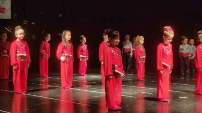 AKINCI TÜRK İHSAN DİKMEN OKULU ANASINIFI ÖĞRENCİLERİ HAZIRLADIKLARI GÖSTERİLER İLE