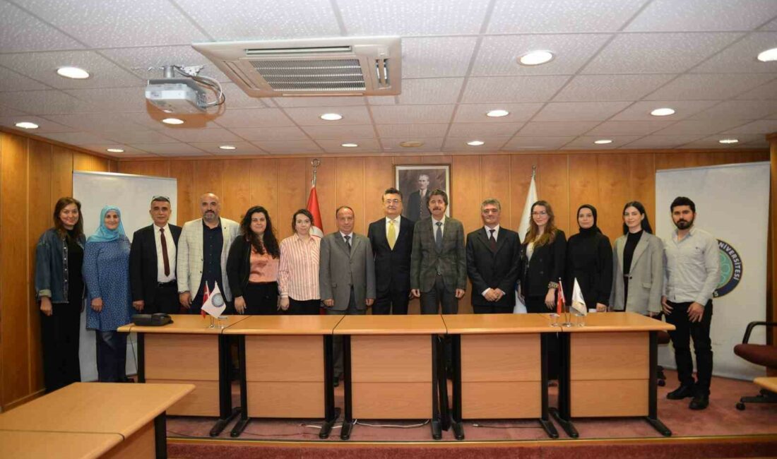 BUÜ’nün üniversite-sanayi işbirliği yelpazesi genişliyor Bursa Uludağ Üniversitesi'nin (BUÜ) üniversite-sanayi işbirliği yelpazesi genişliyor.