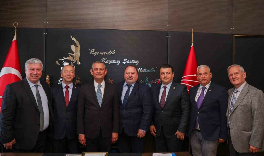 Balkan Rumeli Türkleri Konfederasyonu Özgür Özel’den Balkanlar’a dair faaliyetlerde destek sözü aldı BALKAN RUMELİ TÜRKLERİ KONFEDERASYONU VE STK’LAR, CUMHURİYET HALK PARTİSİ GENEL