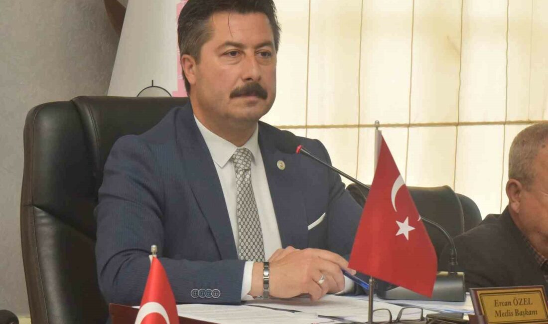 Başkan Ercan Özel: “Yenişehir halkının zararını minimize etmeye çalışıyoruz” YENİŞEHİR BELEDİYE BAŞKANI ERCAN ÖZEL, BELEDİYENİN HİZMET VE ÜRÜNLERİNDEKİ YENİDEN