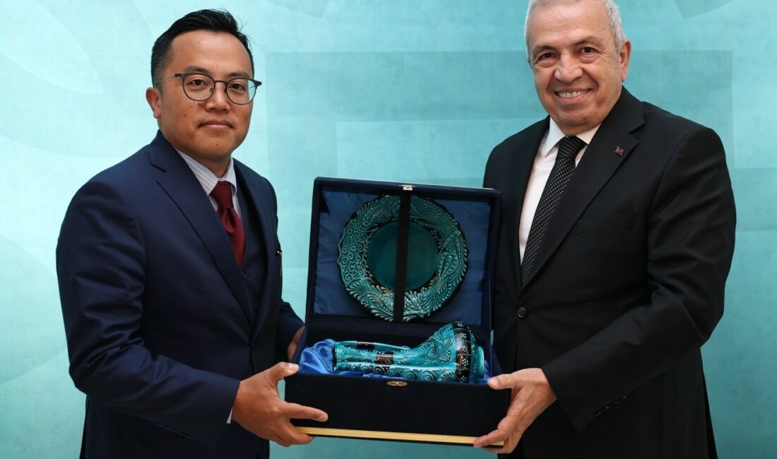 Başkan Özdemir’den dijital alanda iş birliği mesajı HİNDİSTAN İSTANBUL BAŞKONSOLOSU SHRİ MİJİTO VİNİTO, NİLÜFER BELEDİYE BAŞKANI ŞADİ