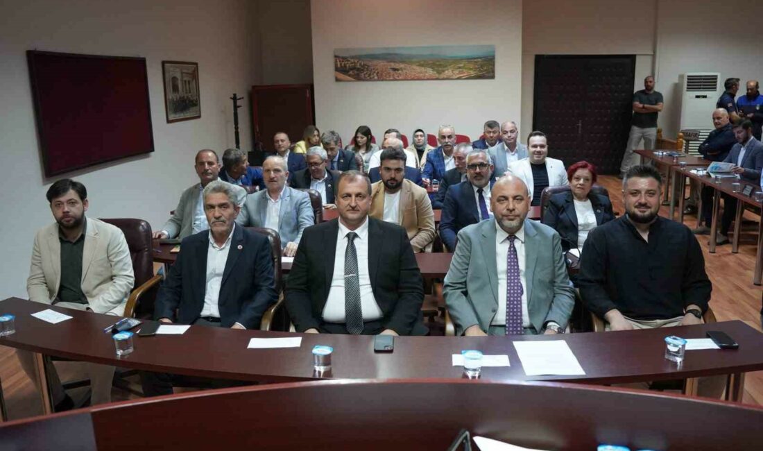 Başkan Usta: “İznik Gölü çevresinde, vahşi sulama ve ilaçlama çalışmalarında çok dikkatli olunmalı” İZNİK GÖLÜNÜ KORUMA BİRLİĞİ MECLİSİNDE KONUŞAN İZNİK BELEDİYE BAŞKANI KAĞAN