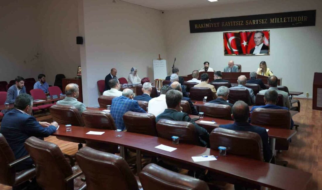 Başkan Usta: “Vahşi sulama ve ilaçlama çalışmalarında çok dikkatli olunmalı” İZNİK VE ORHANGAZİ BELEDİYELERİNDEN OLUŞAN İZNİK GÖLÜNÜ KORUMA BİRLİĞİ MECLİS