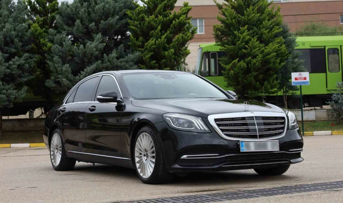 Bursa Büyükşehir Belediyesi’nde makam araçları satışa çıkarıldı BURSA BÜYÜKŞEHİR BELEDİYE BAŞKANI MUSTAFA BOZBEY, ÖNCEKİ DÖNEM BELEDİYE BAŞKANININ