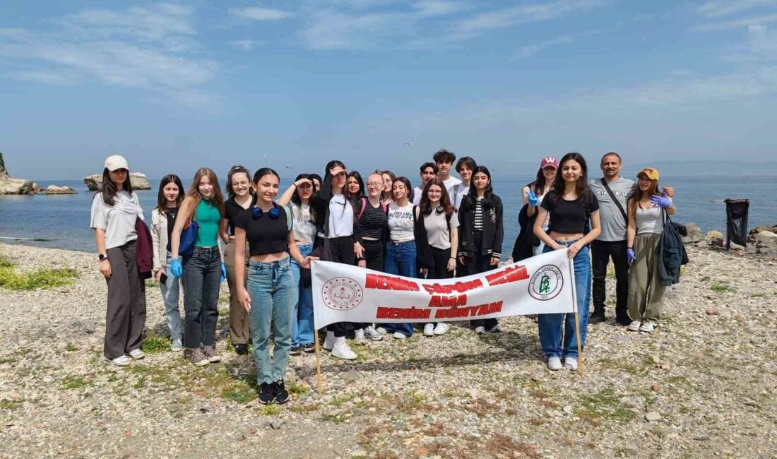 Bursa Erkek Lisesi’nden çevre seferberliği BURSA ERKEK LİSESİ 10.VE 11.SINIF ÖĞRENCİLERİ, 19 MAYIS ATATÜRK’Ü ANMA
