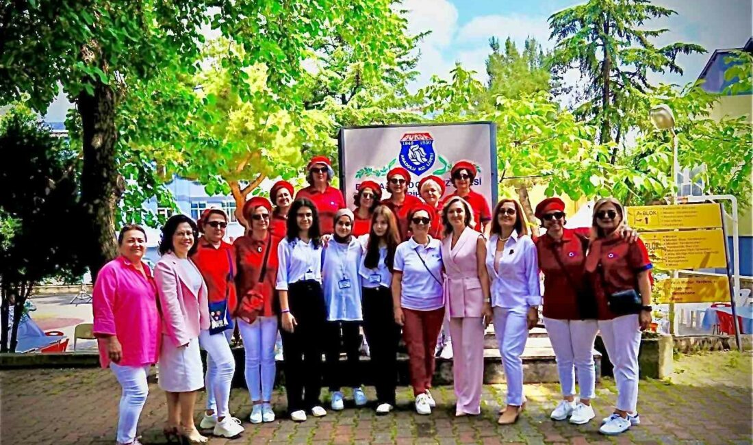 Bursa Kız Lisesi mezunları mantı gününde buluştu BURSA KIZ LİSESİ MEZUNLARI, MANTI GÜNÜNDE BULUŞTU.