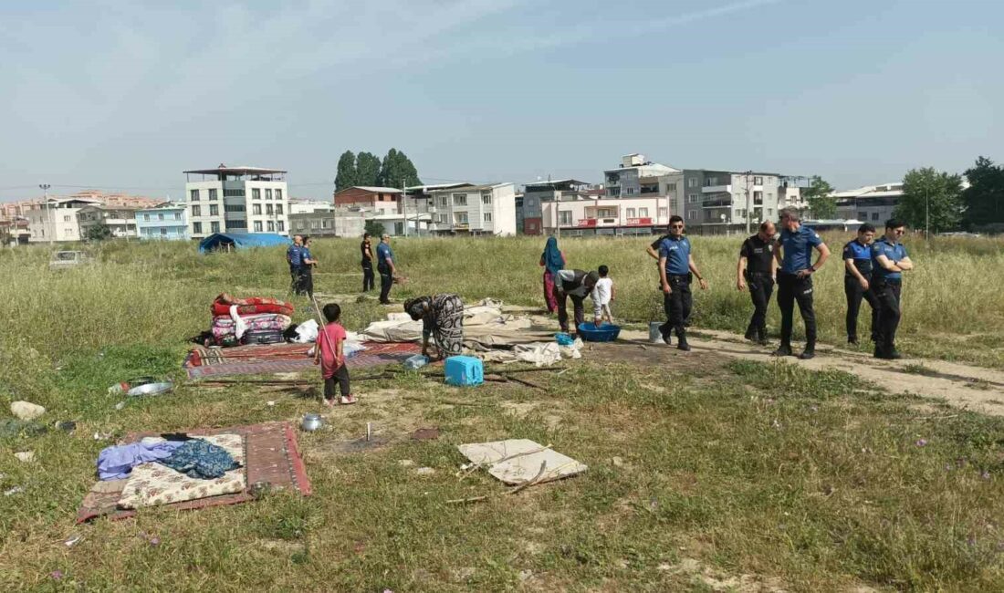 Bursa’da başıboş atlar ve göçebe çadırları toplandı BURSA’DA VATANDAŞLARIN ŞİKAYETİ ÜZERİNE HAREKETE GEÇEN OSMANGAZİ BELEDİYESİ ZABITA EKİPLERİ,