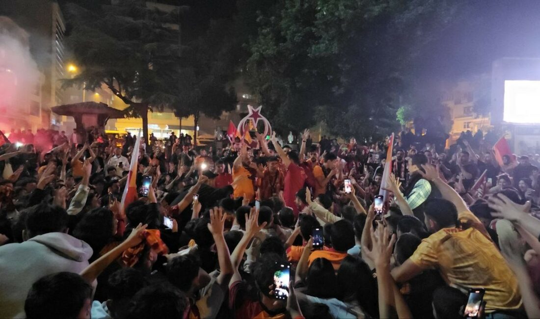 GALATASARAY’IN ŞAMPİYONLUĞUNU İLAN ETMESİNİN ARDINDAN TÜM TÜRKİYE’DE OLDUĞU GİBİ BURSA’DA