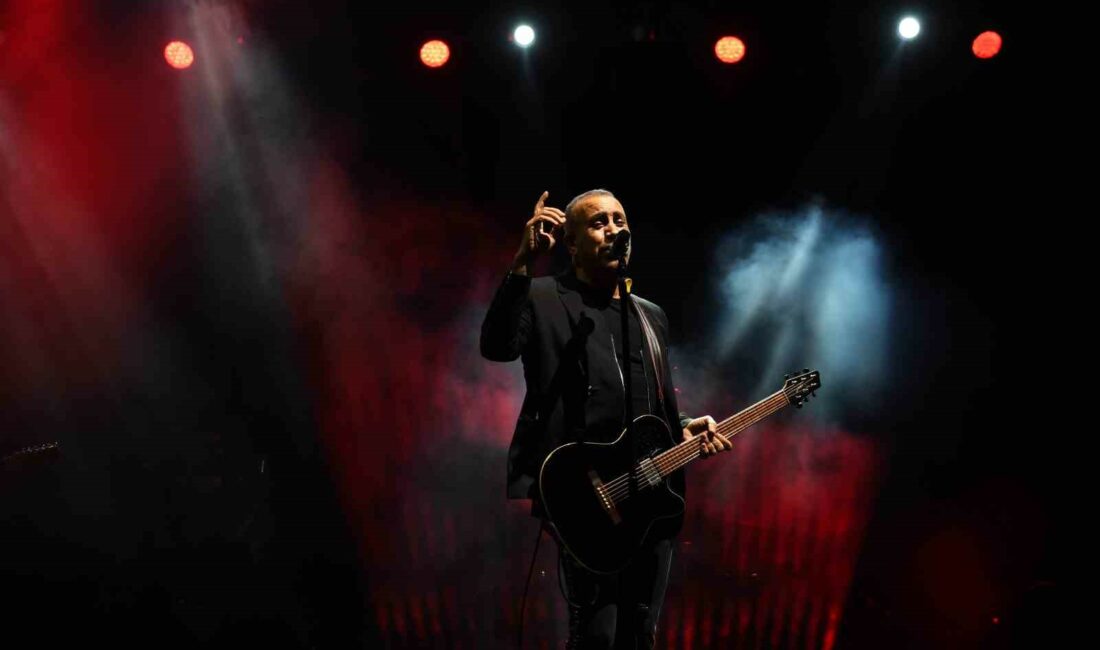 Bursa’da Haluk Levent söyledi, on binler eşlik etti OSMANGAZİ BELEDİYESİ’NİN DÜZENLEDİĞİ 19 MAYIS ATATÜRK’Ü ANMA GENÇLİK VE SPOR