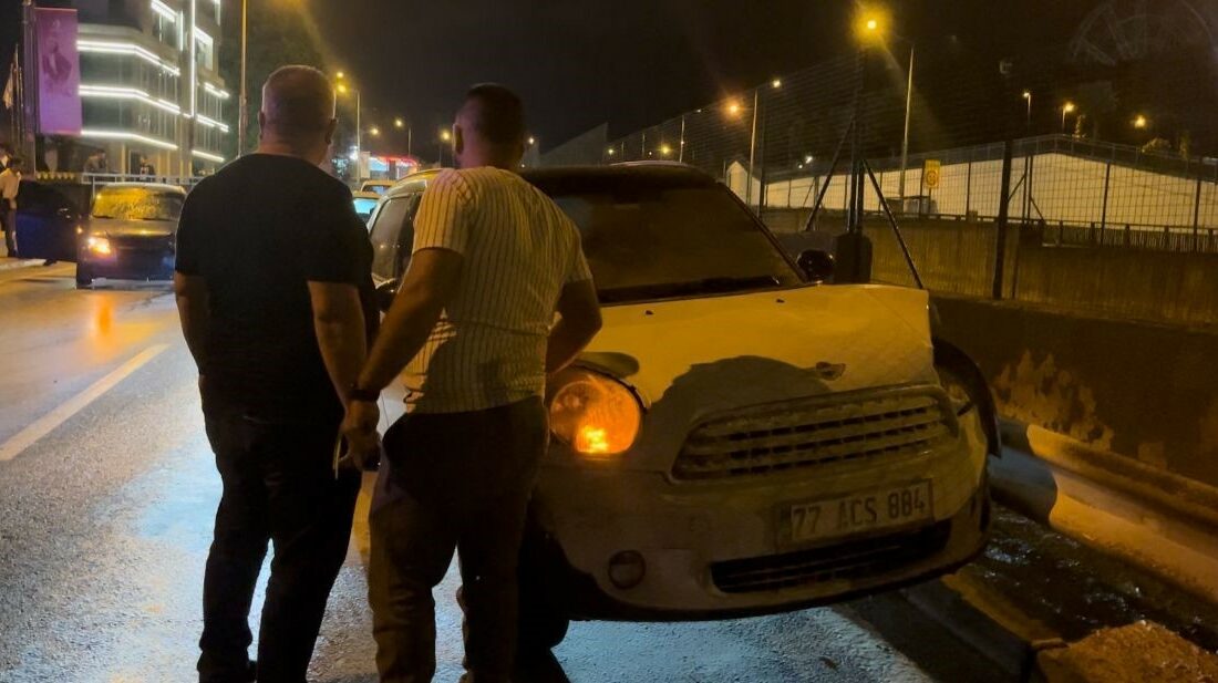 Bursa’da kontrolden çıkan araç önce bariyere sonra otomobile çarptı BURSA’DA KONTROLDEN ÇIKAN ARAÇ ÖNCE BARİYERE SONRA OTOMOBİLE ÇARPTI