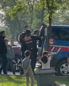 Bursa’da satırlı piknik kavgası Bursa’da iki aile arasındaki piknik alanında ’yer’ kapma meselesi nedeniyle