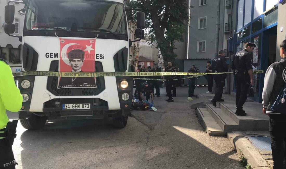 Bursa’da kamyonun çarptığı yaşlı kadın öldü Bursa’nın Gemlik ilçesinde, kamyonun çarptığı yaşlı kadın öldü.