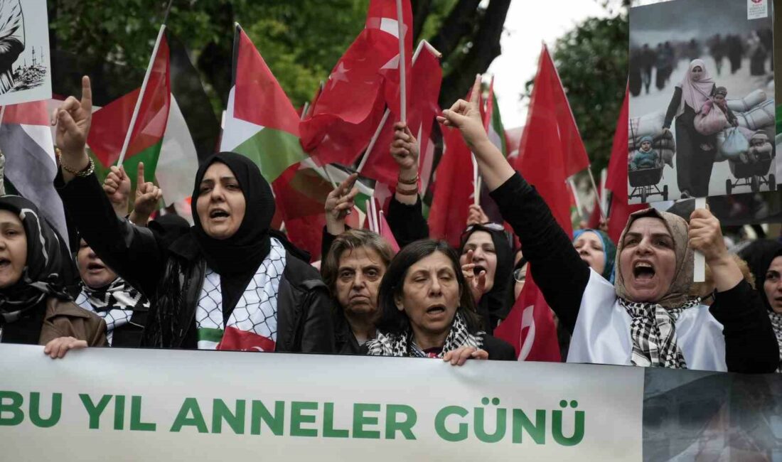 BURSA’DA YÜZLERCE KİŞİ FİLİSTİNLİ ANNELER İÇİN BİR ARAYA GELDİ. İSRAİL-FİLİSTİN