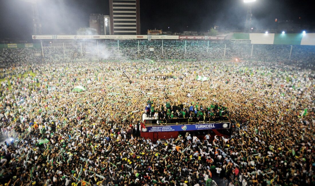 Bursaspor, 14 yıl önce bugün şampiyon olmuştu BURSASPOR, 14 YIL ÖNCE BEŞİKTAŞ'I MAĞLUP EDEREK TARİHİNDE İLK KEZ