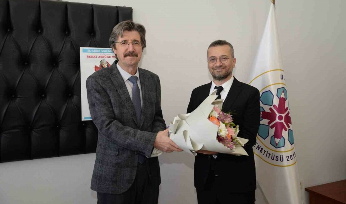 Eğitim Bilimleri Enstitüsü’nde bayrak değişimi BURSA ULUDAĞ ÜNİVERSİTESİ (BUÜ) EĞİTİM BİLİMLERİ ENSTİTÜSÜ’NDE YENİ DÖNEM BAŞLADI.