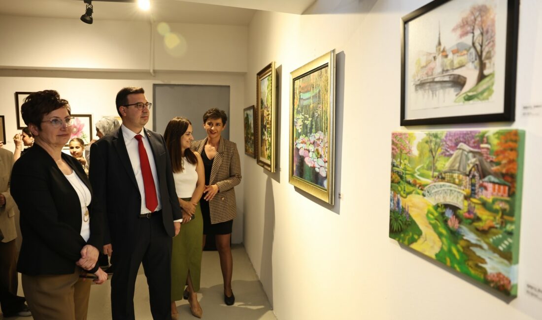 El emeği eserler Nilüfer Sanat Atölyeleri sergisinde açıldı NİLÜFER SANAT ATÖLYELERİ’NDE 8 AY EĞİTİM ALAN 233 KURSİYERİN ORTAYA