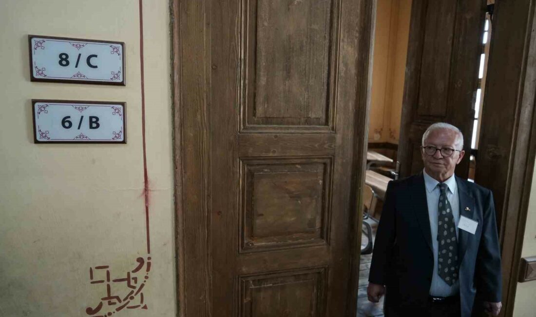 Eski mezunlar bir araya gelerek öğrencilik günlerini canlandırdı BURSA’DA 1468 YILINDA KURULAN HOCA İLYAS ORTAOKULU’NUN ESKİ MEZUNLARI, HER