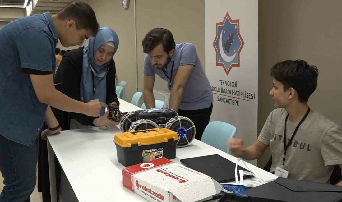 Gençler, bayramlarını robotlarını yarıştırarak kutladı BURSA’DA 3’ÜNCÜSÜ DÜZENLENEN ULUSAL ROBOT YARIŞMASI ROBOLUTİON’24, RENKLİ GÖRÜNTÜLERE SAHNE