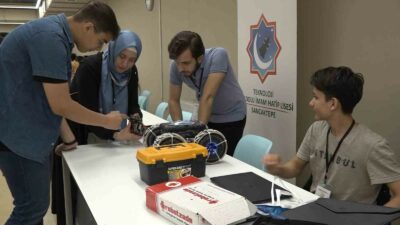 BURSA’DA 3’ÜNCÜSÜ DÜZENLENEN ULUSAL ROBOT YARIŞMASI ROBOLUTİON’24, RENKLİ GÖRÜNTÜLERE SAHNE