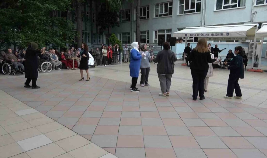 BURSA’DA İLKER ÇELİKCAN FİZİK TEDAVİ VE REHABİLİTASYON HASTANESİ PERSONELLERİ 12