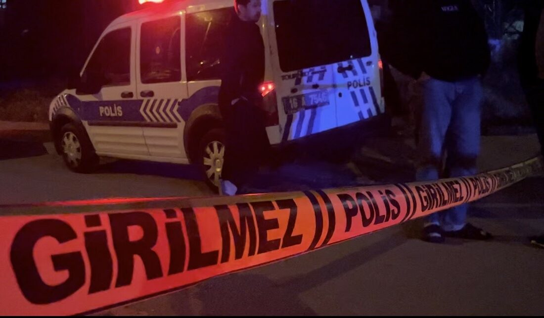 Husumetlisinin evine kurşun yağdırdı HUSUMETLİSİNİN EVİNE KURŞUN YAĞDIRDI